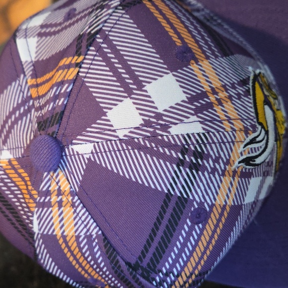 2024 New Era Vikings Crucial Catch Purple Plaid 9FIFTY Snapback Baseball Hat - Picture 3 of 6